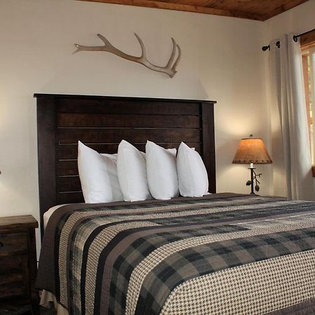 Elkhorn Cabins And Inn West Yellowstone Eksteriør billede