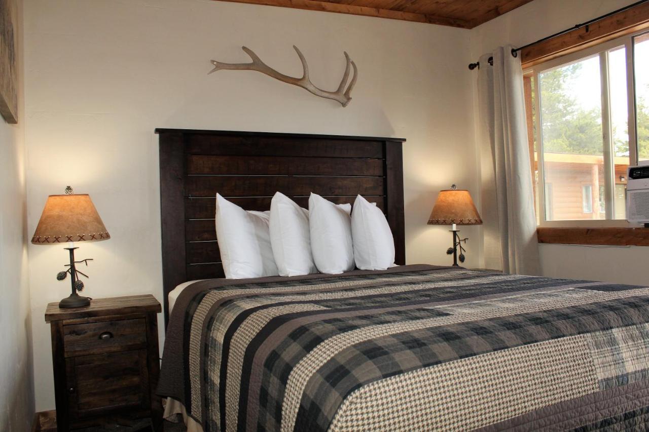 Elkhorn Cabins And Inn West Yellowstone Eksteriør billede